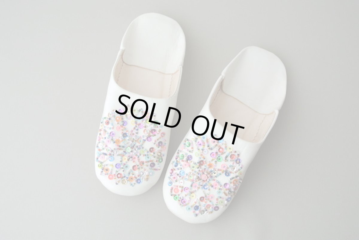 画像2: バブーシュ・スパンコール（白×カラフル）23〜24センチ　メール便可・ラッピング無料 (2)