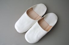 画像2: バブーシュ｜無地・レディース（ホワイト）24〜25cm【ワケあり】ラッピング無料・メール便可 (2)