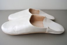 画像4: バブーシュ｜無地・レディース（ホワイト）24〜25cm【ワケあり】ラッピング無料・メール便可 (4)