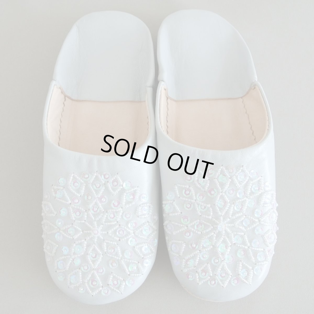 画像1: バブーシュ・スパンコール（ライトグレー×オーロラ）22〜25センチ　メール便可・ラッピング無料 (1)