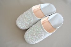 画像2: バブーシュ・スパンコール（ライトグレー×オーロラ）22〜25センチ　メール便可・ラッピング無料 (2)