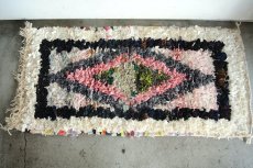 画像3: モロッコラグ｜ボシャルウィット・ホワイト×ピンク（約100×50cm） 一点もの　送料無料　美品 (3)