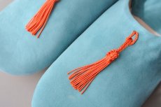 画像3: バブーシュ｜スウェード・タッセル＜レディース＞（くすみブルー×オレンジ）24〜25センチ ラッピング無料 (3)