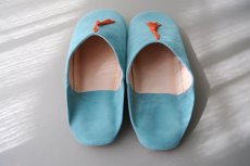 画像6: バブーシュ｜スウェード・タッセル＜レディース＞（くすみブルー×オレンジ）24〜25センチ ラッピング無料 (6)