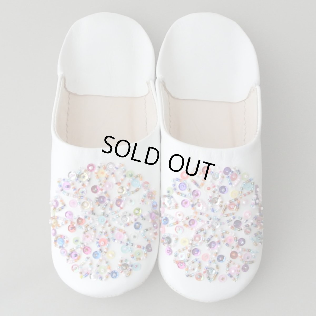 画像1: バブーシュ・スパンコール（白×カラフル）24〜25センチ　メール便可・ラッピング無料 (1)