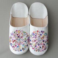 画像1: バブーシュ・スパンコール（白×カラフル）24〜25センチ　メール便可・ラッピング無料 (1)