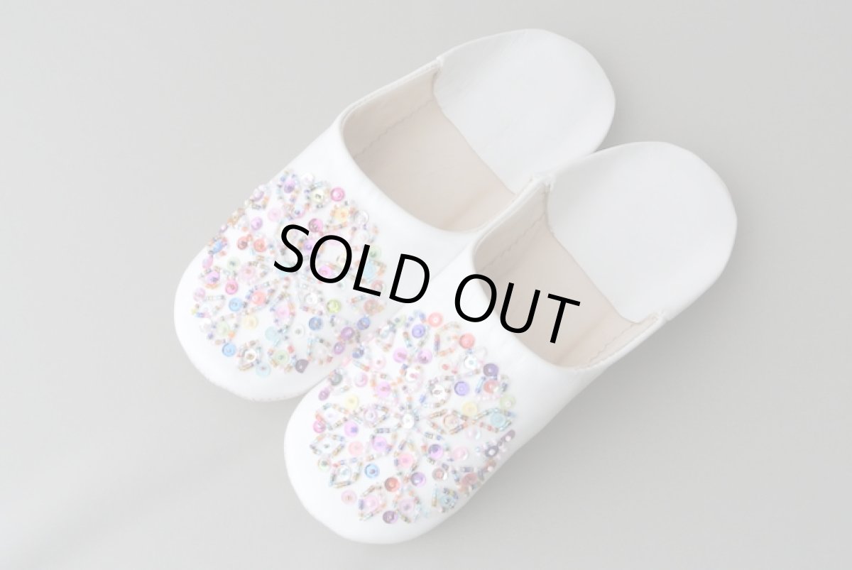 画像2: バブーシュ・スパンコール（白×カラフル）24〜25センチ　メール便可・ラッピング無料 (2)