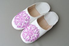 画像2: バブーシュ・スパンコール （白×ピンク）24〜25センチ 【ちょっと訳あり】 (2)