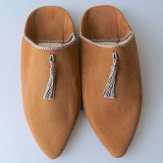 画像1: 外履きバブーシュ｜レディース・スウェード タッセル （ライトブラウン×グレージュ）24〜25センチ ラッピング無料・メール便可 (1)