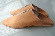 画像4: 外履きバブーシュ｜レディース・スウェード タッセル （ライトブラウン×グレージュ）24〜25センチ ラッピング無料・メール便可 (4)