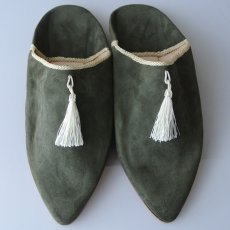 画像1: 外履きバブーシュ｜レディース・スウェード タッセル （グレー×オフホワイト）24〜25センチ ラッピング無料・メール便可 (1)