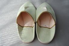 画像6: 外履きバブーシュ｜レディース・スウェード タッセル （ライトグリーン×ホワイト）23〜24センチ ラッピング無料・メール便可 (6)