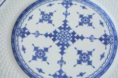 画像4: コセマ平皿：フェズ刺繍青・エンボス（直径20cm）COCEMA　未使用　希少　モロッコ陶器 (4)