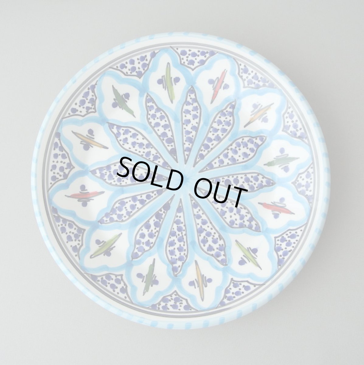 画像1: 陶製丸皿｜水色（チュニジアSLAMA製） (1)