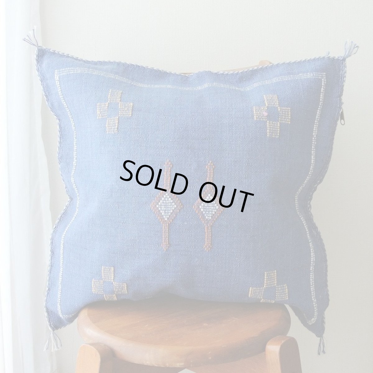 画像1: サブラ （カクタスシルク）クッションカバー・ブルー【メール便可】 (1)