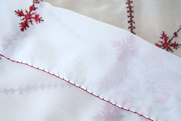 フェズ刺繍クロス（赤） テーブルクロス のれんカーテン