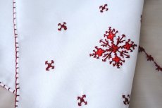 画像3: フェズ刺繍ナプキン（レッド）【メール便可】 (3)