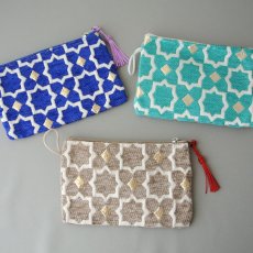 画像1: モロッコ布ポーチ｜Mサイズ 【メール便可】　 (1)