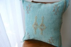 画像2: サブラ （カクタスシルク）クッションカバー・水色【メール便可】 (2)