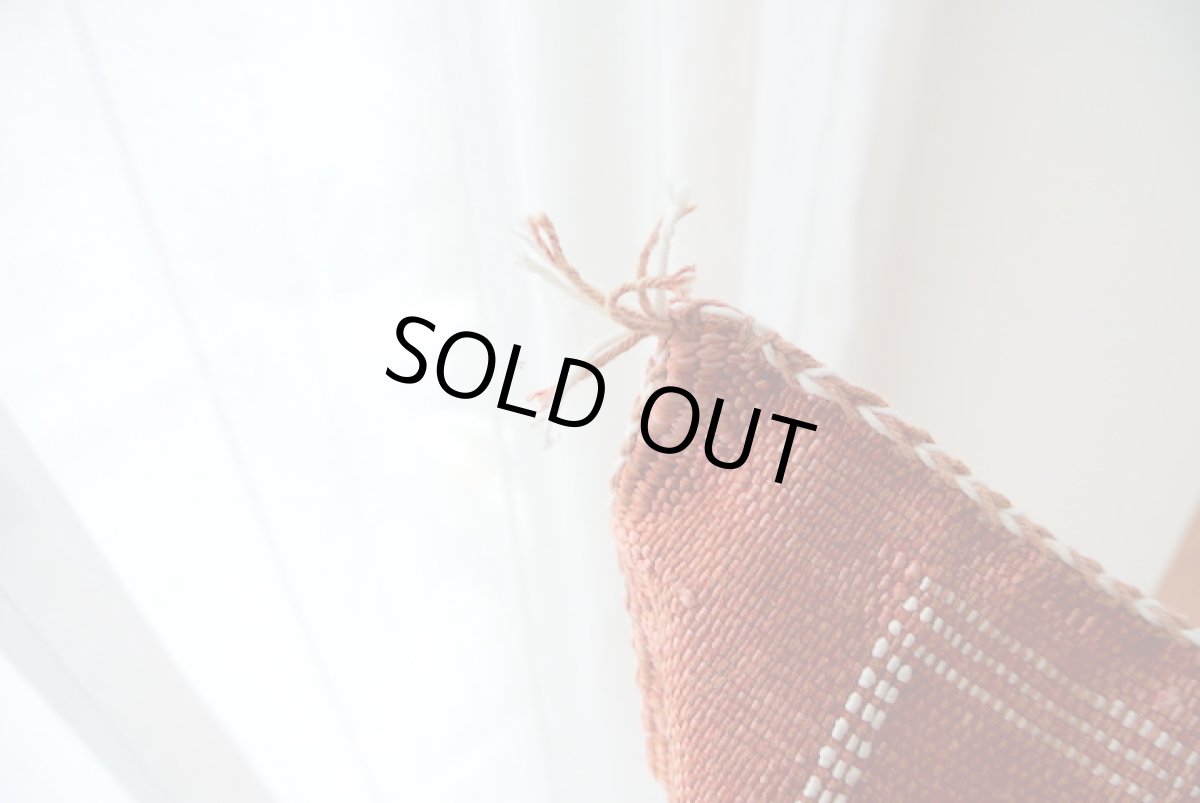 画像4: サブラ （カクタスシルク）クッションカバー・くすみレッド【メール便可】 (4)