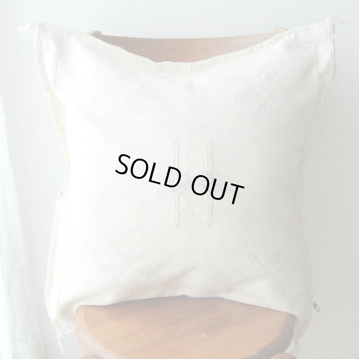 画像1: サブラ （カクタスシルク）クッションカバー・オフホワイト【メール便可】  (1)