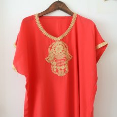 画像1: モロッコ民族衣装（レディースサイズ / サーモンピンク）カフタン ジュラバ【メール便選択可】 (1)