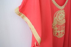 画像4: モロッコ民族衣装（レディースサイズ / サーモンピンク）カフタン ジュラバ【メール便選択可】 (4)