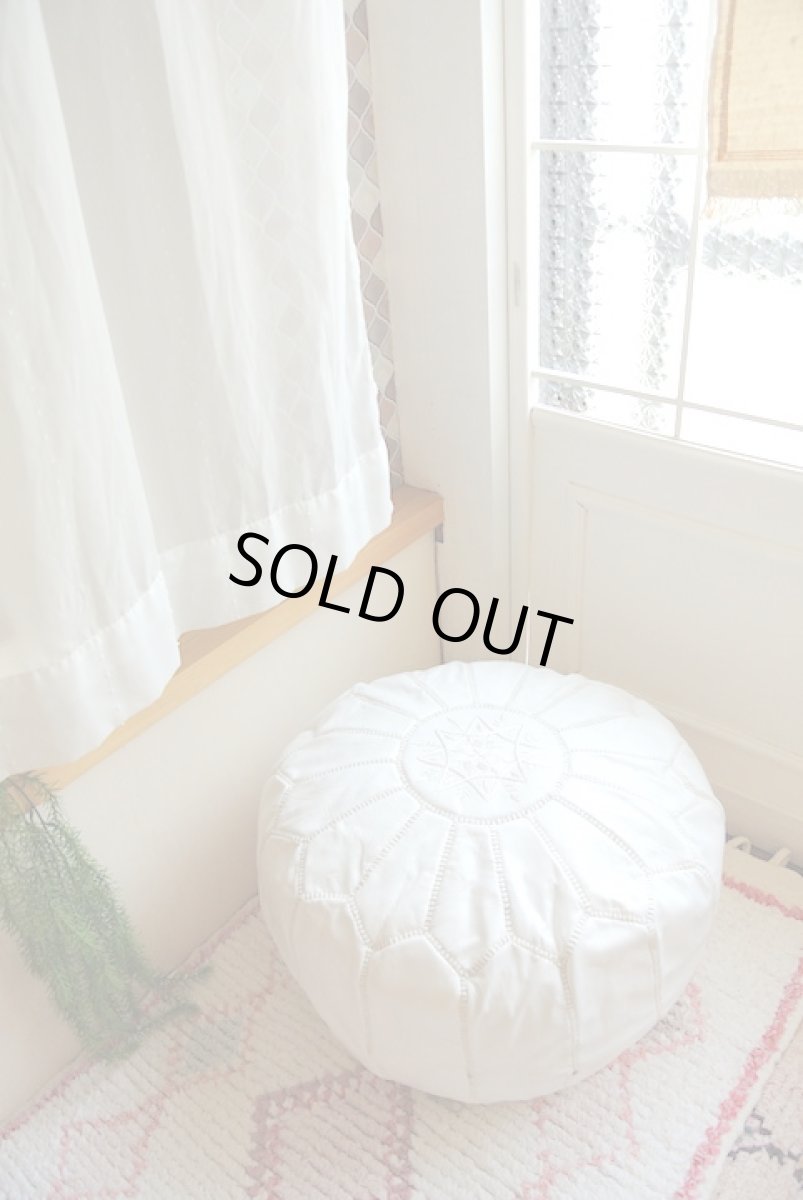 画像2: モロッコ革製オットマン｜プフ（ホワイト） (2)