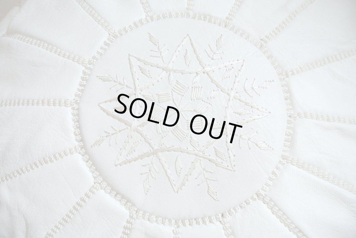 画像3: モロッコ革製オットマン｜プフ（ホワイト） (3)