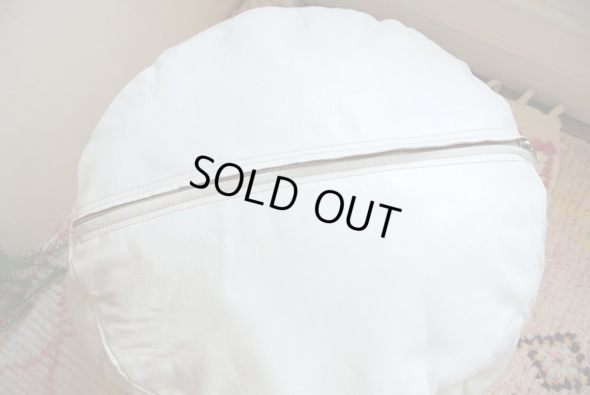 画像6: モロッコ革製オットマン｜プフ（ホワイト） (6)