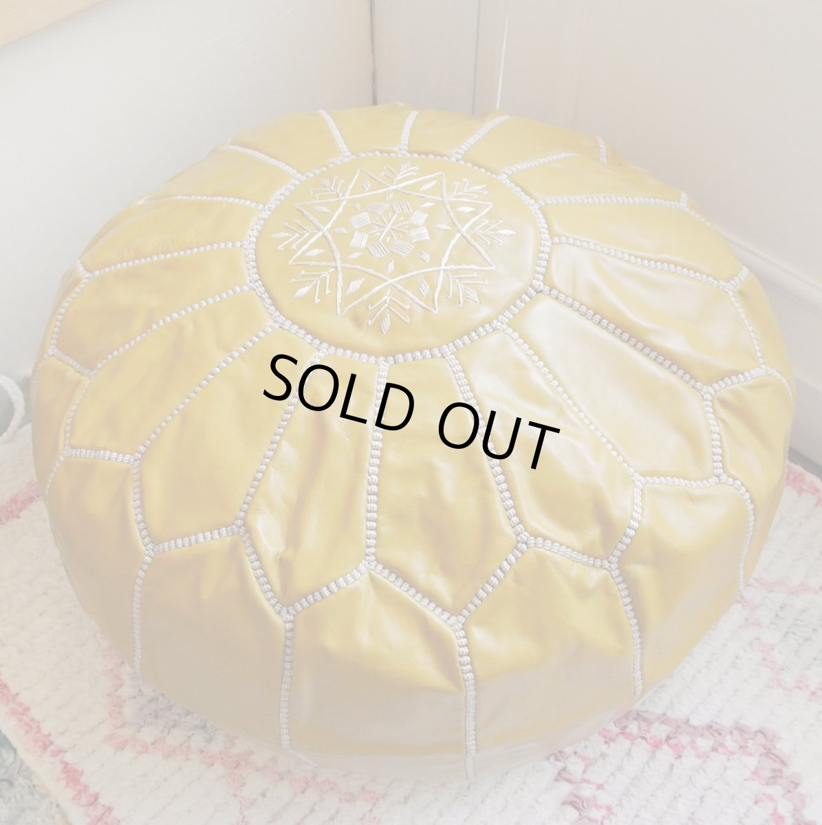 画像1: モロッコ革製オットマン｜プフ（マスタードイエロー） (1)