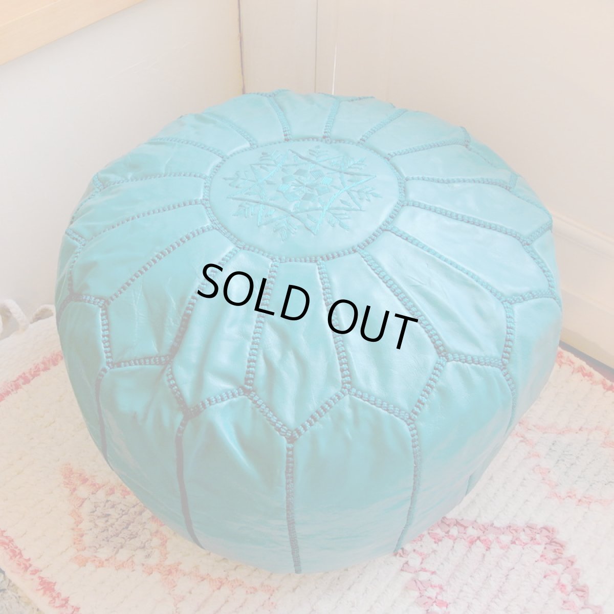 画像1: モロッコ革製オットマン｜プフ（ターコイズブルー） (1)