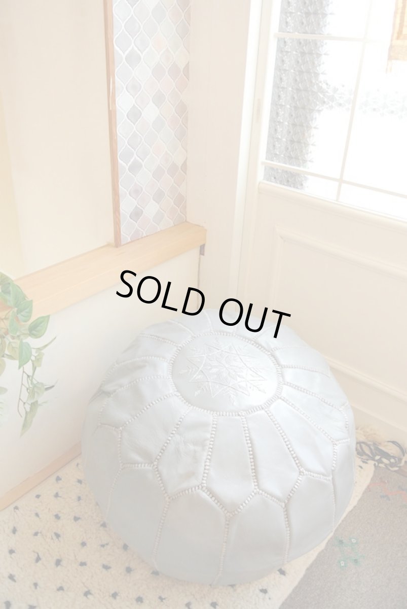 画像2: モロッコ革製オットマン｜プフ（グレー） (2)