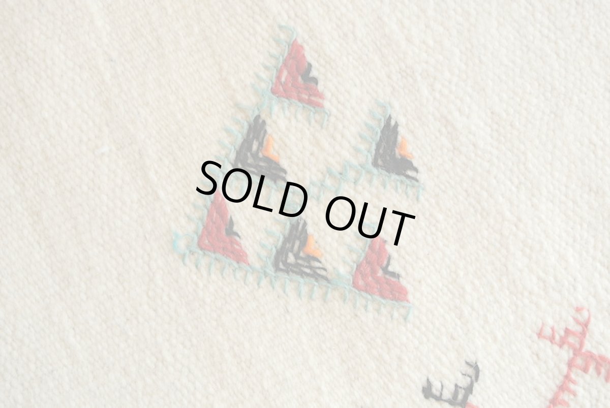 画像7: モロッコラグ ｜アフニフ M（オフホワイト / 約150×102cm）エリアラグ　送料無料　美品 (7)