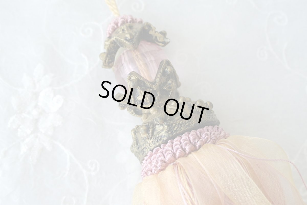 画像5: ビジュー付きタッセルチャーム｜貴婦人（ピンク） (5)