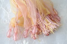 画像6: ビジュー付きタッセルチャーム｜貴婦人（ピンク） (6)