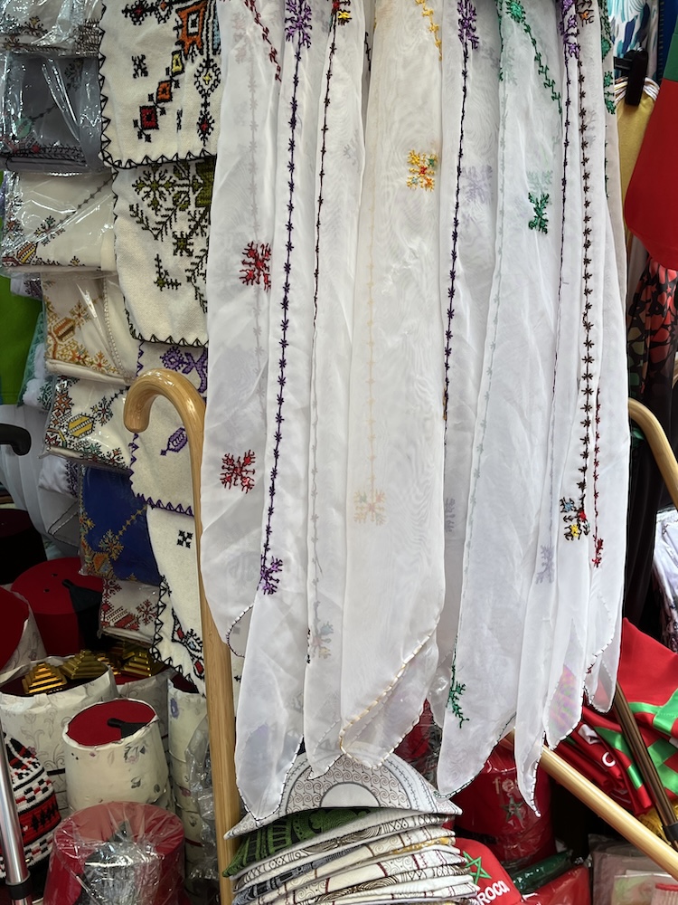 フェズ刺繍のお店