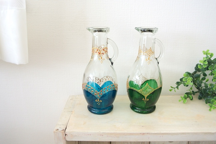 アラジンに出てきそうな一輪挿しを入荷しました♪