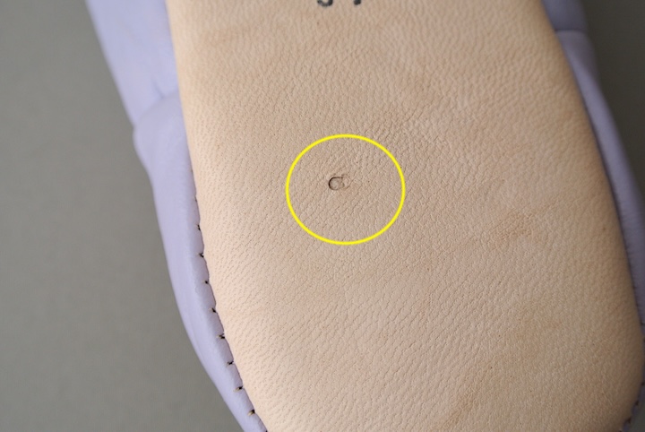 バブーシュ裏面