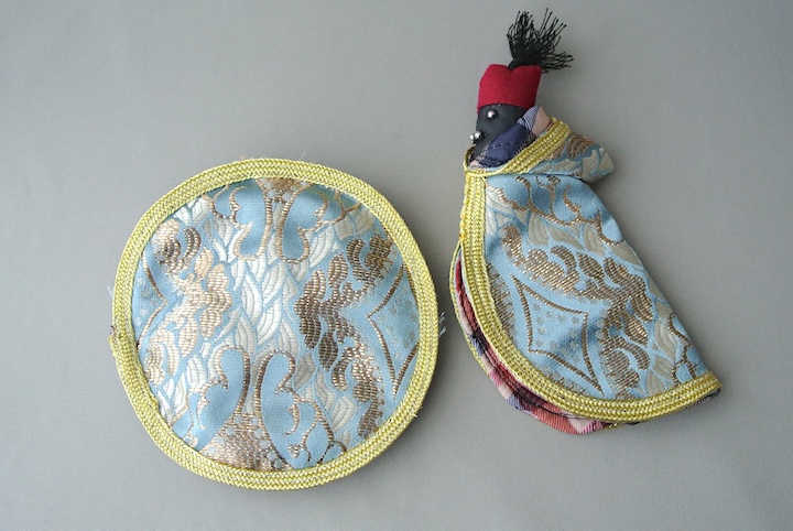 ”ポット掴み人形”/