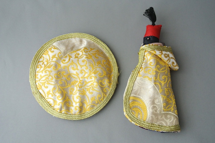 ”ポット掴み人形”/