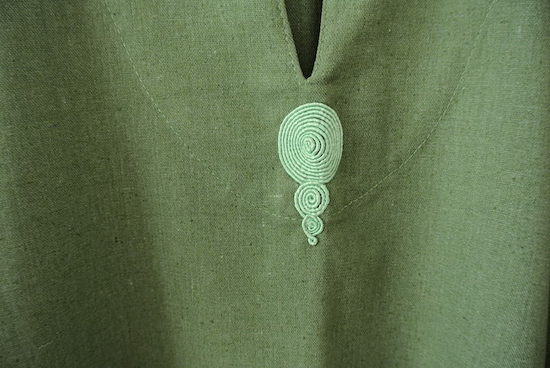 ”モロッコ刺繍モチーフのチュニックグリーン”/