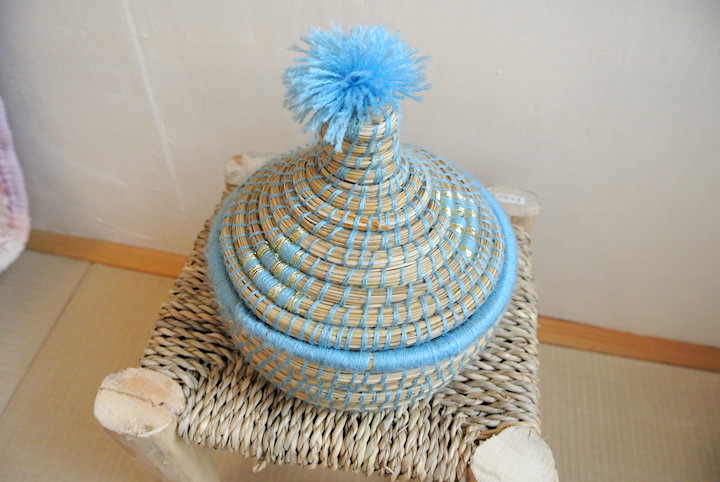 ”モロッコ蓋つきかご小物入れ