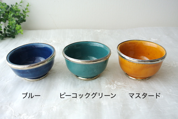 ”メタル装飾付き陶製ボウルS”/
