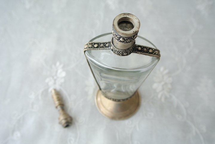 ”モロッコの香水瓶”/