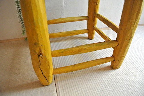 木椅子　黄色